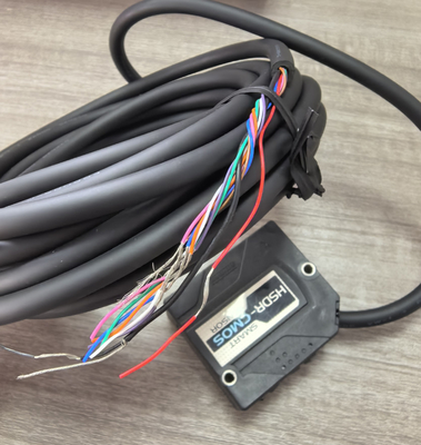 Omron ZX1-LD100A81 5M Smart Laser Sensor 0.007 mm Geometrical Resolution and 52.5 mm Height for Precise Measurements