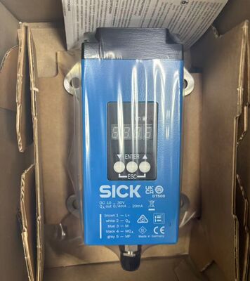 SICK DT500-A611 Distance Sensor with 12 bit Resolution 1 mm Repeatability and 150 ms Output Time