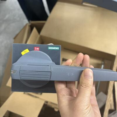 3VA9687-0FK23 door mounted rotary operator standard IEC IP65